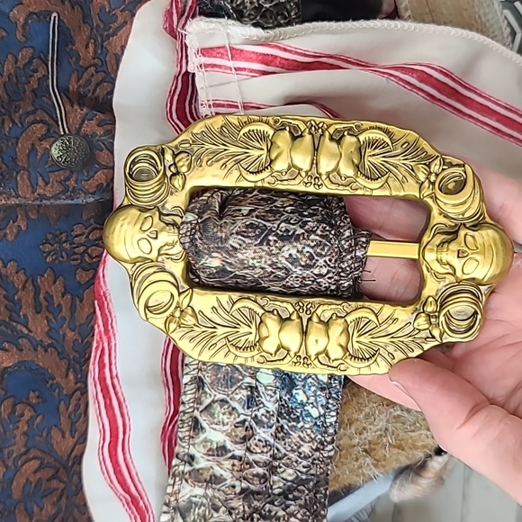 Pirates Of The Caribbean Boy's Deluxe Jack Sparrow Halloween Costume Brown/White - Picture 15 of 17